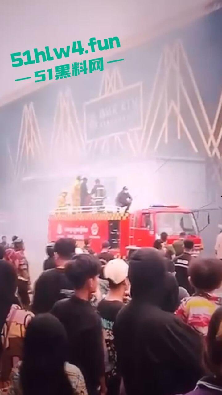 柬埔寨班迭棉吉省，波贝鑫钻汇KTV突发大火疑似是仇敌帮派报复，伤亡情况尚未公布。-5