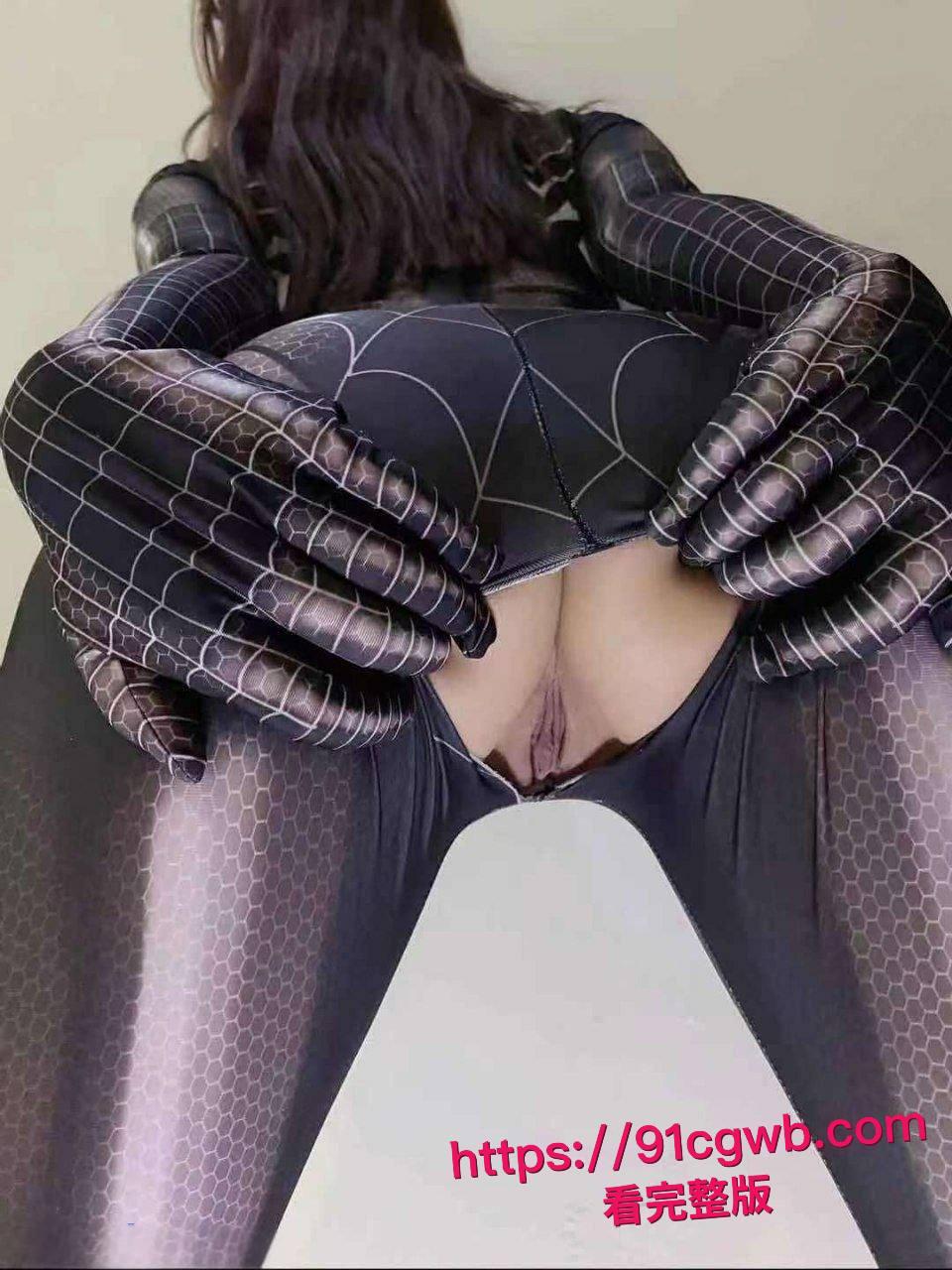 马来西亚DJ网红蓝星蕾聚会醉酒被同学下药迷奸全过程曝光 反差婊子被扒穴骚样私照流出让人看硬-2