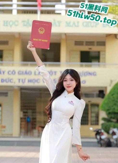 越南河内科技大学校园名人，校花【郑玉娇】拍摄的性爱影片，骚女惨遭渣男泄露曝光！-4