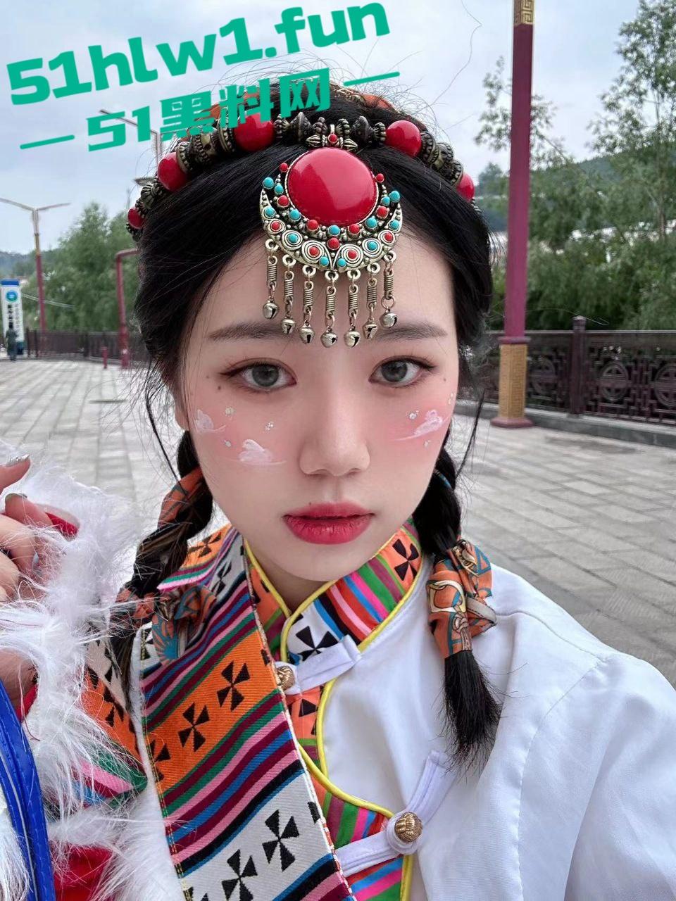 德州极品小骚货李雯，可爱颜值骚幼师，身材高挑性感，私下骚的一批，勾引学生家长，被妻子发现曝光！-6