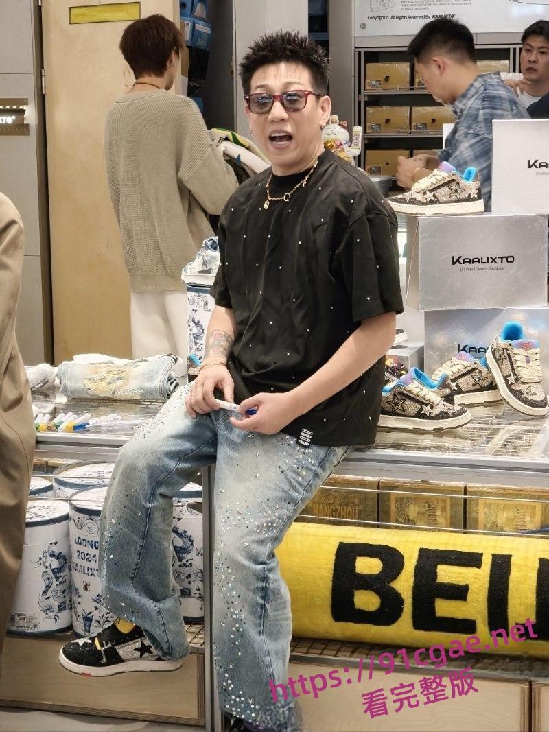 滑雪圈老白与美女陪玩事件 3000陪滑费给不起？女主直播发声控诉白嫖行为-7