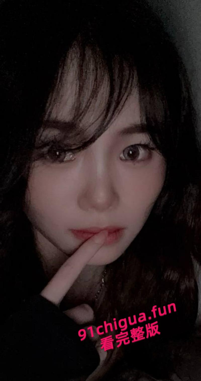 甘肃天水极品舞蹈生【王子婷】遭变态金主包养后疯狂开发，粗屌肛交爽到妹子淫叫连连！-1