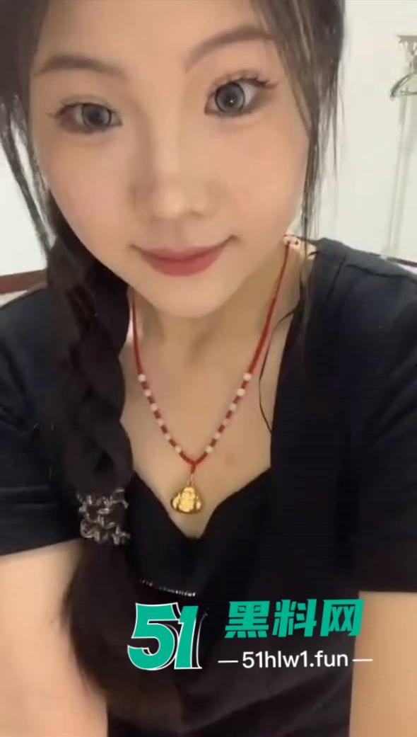 高颜值长腿学妹【纪苏韵】22岁极品身材反差少女大奶翘臀美腿修长，主动掰开嫩鲍勾引被金主大叔后入爆操。-9