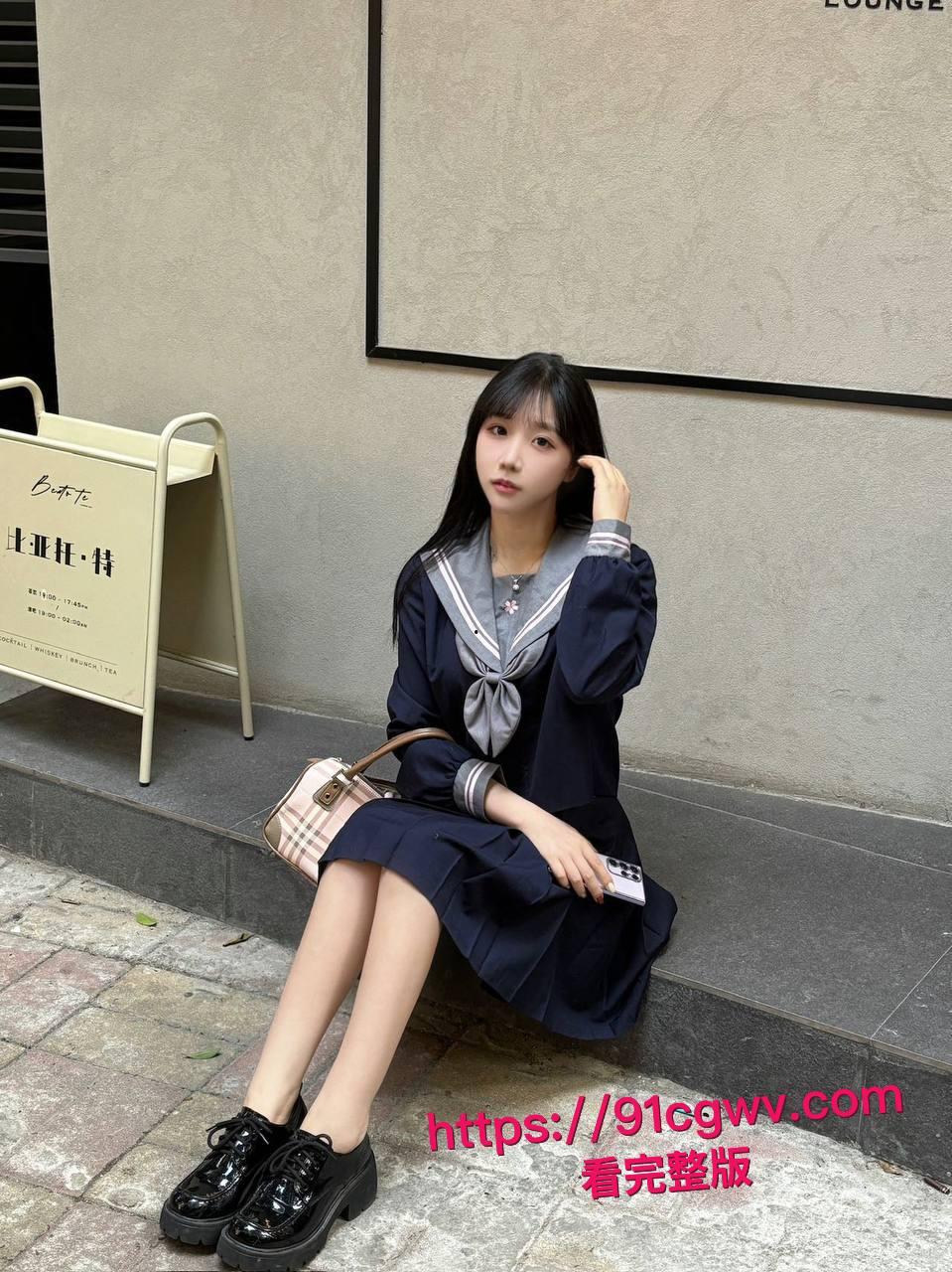 南昌大学校招黑幕曝光：女主播露骨海报设台球助教陷阱-10