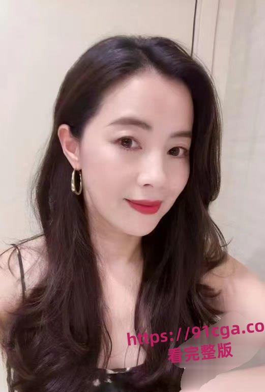 沪上阿姨创始人周蓉蓉与小鲜肉甜蜜恋爱！激情视频曝光！#极品少妇#狂野骑乘#惊艳-7