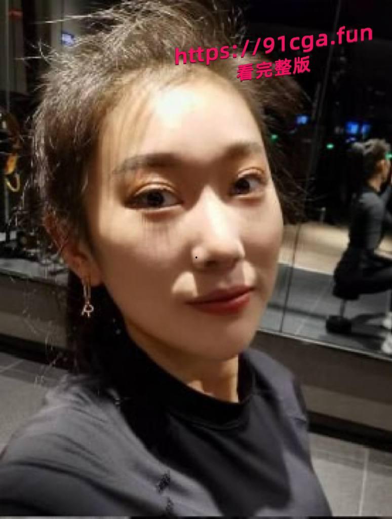 陕西西安汽车销售张伊儿为冲业绩放大招，和顾客成交之后的啪啪私拍视频曝光！-3