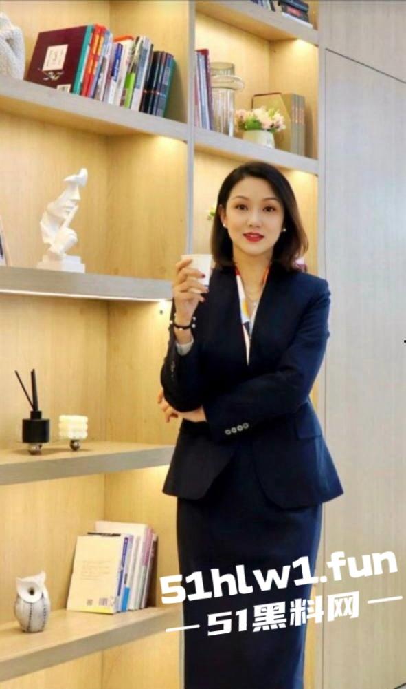 震惊大瓜！北京招商银行高管【廖飞】因欠债危机直接实名下海做鸡，职业白领傍上司还欲求不满发展性趣爱好。-9