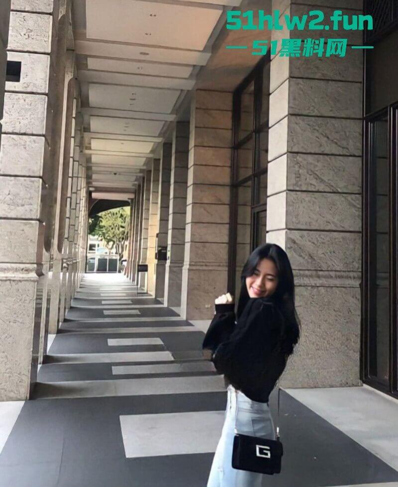 你喜欢的样子我都有，清纯颜值型女大学生送给男友的特殊开学礼物，泄欲发骚拍下视频被泄密！-4