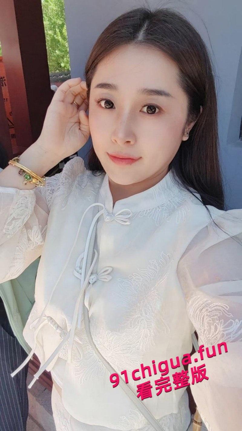 黑龙江伊春36岁化学老师【王玉萍】性欲奇强母狗，出轨老公同事酒店约炮被操出一身汗！-1