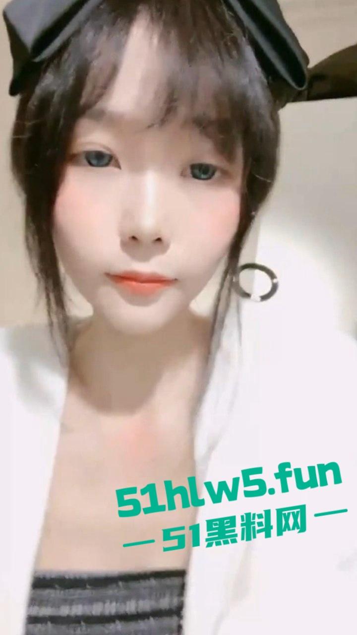 抖音高颜值嫩妹网红【玥玥酱】超可爱的性感萝莉，绝美大长腿穿诱人白丝 和大哥激情1v1视频流出。-3