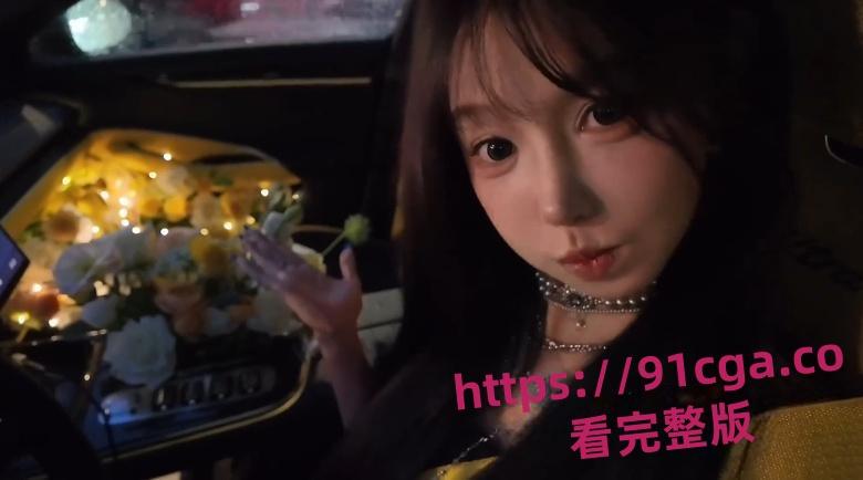 悠米er穿高跟鞋驾驶小米Ultra 发生车祸 发视频称刹车失灵随后将视频删除！-1