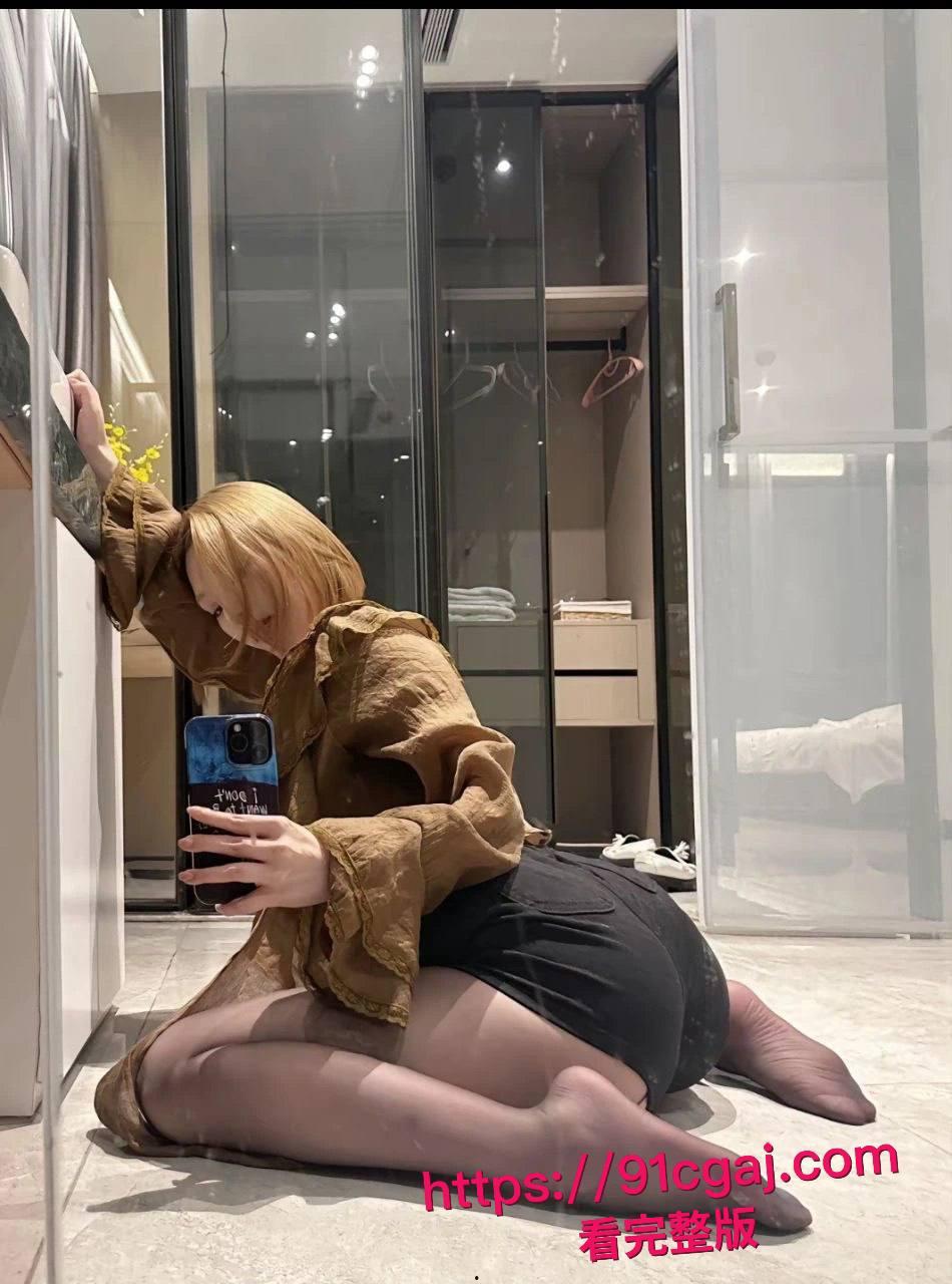 抖音百万粉网红暴力永恒跟男友做爱自拍推特售卖曝光，蜂腰肥臀真是极品，男友狂操渔网黑丝骚货！-3