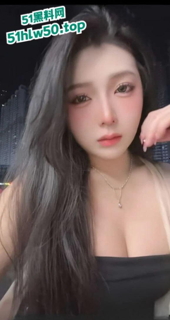 快手网红【袁倩倩】线下与大哥玩调教，没想到大哥弟弟竟奇短无比，巨乳肥臀送逼送口还配合拍视频！-4