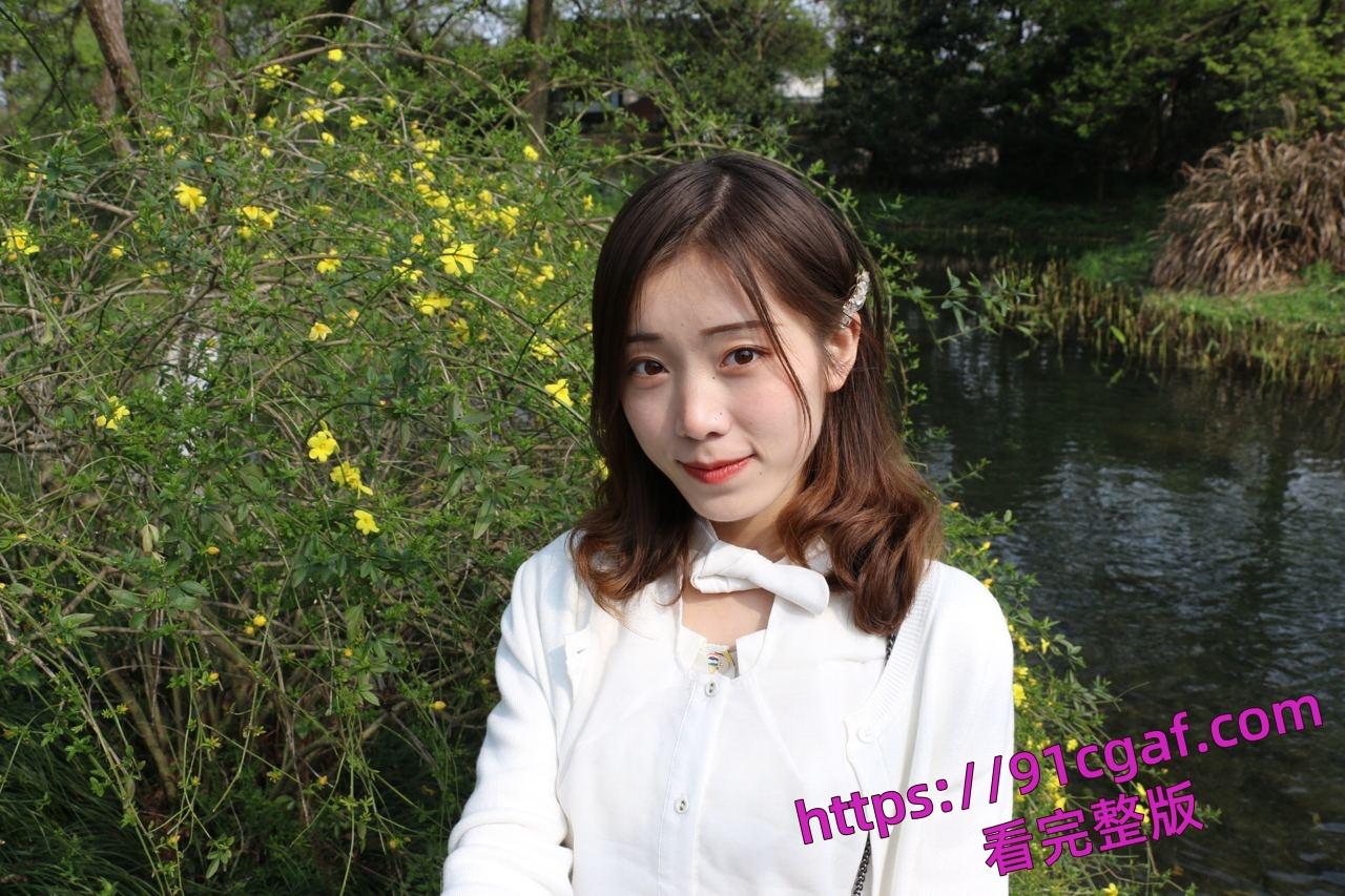 天津财经大学“吴晶晶”身为大二母狗学姐在恋爱期间被大一摄影学弟给开发爆操！-4