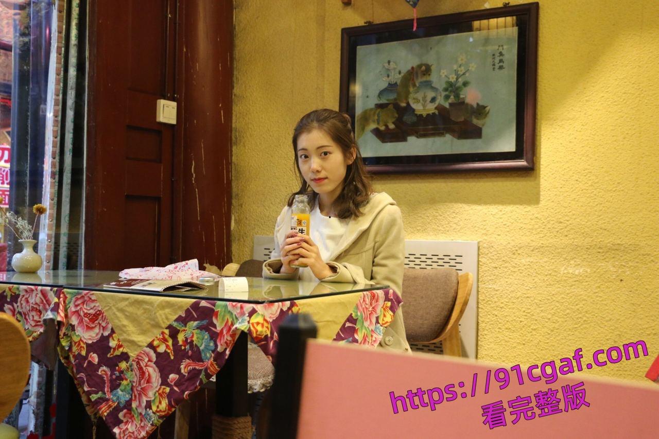 天津财经大学“吴晶晶”身为大二母狗学姐在恋爱期间被大一摄影学弟给开发爆操！-7