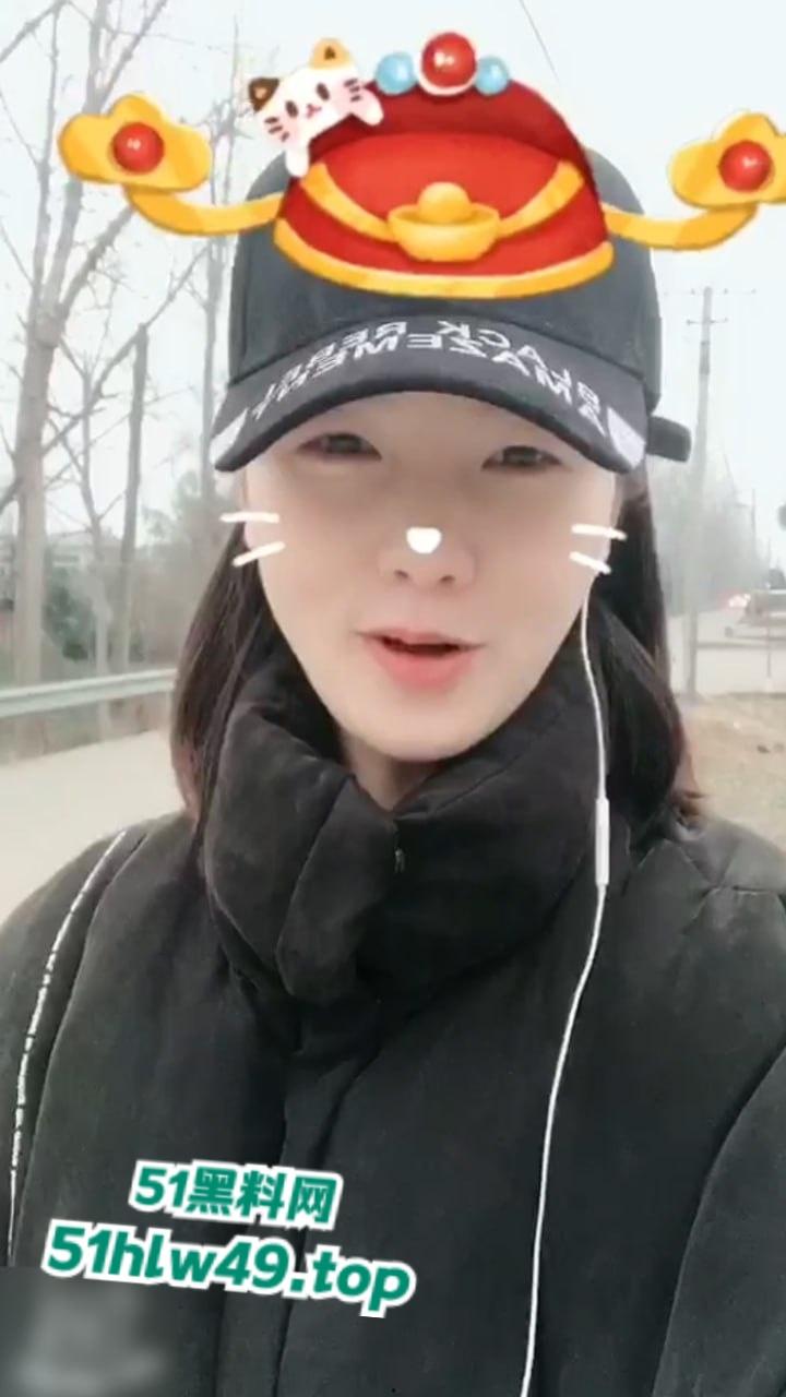 99年小护士【梁柳月】交友不慎被情人出卖，多人迷奸多次内射爽翻，这真是骚没边了。-8