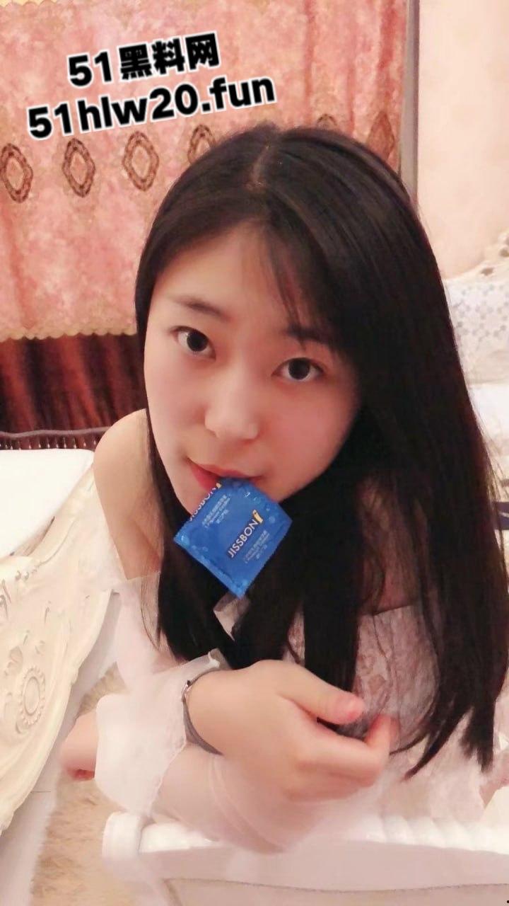 网盘泄密资源，辽宁大连新婚少妇【白诗怡】私密照片视频全泄露，照片精彩视频内容超劲爆。-7