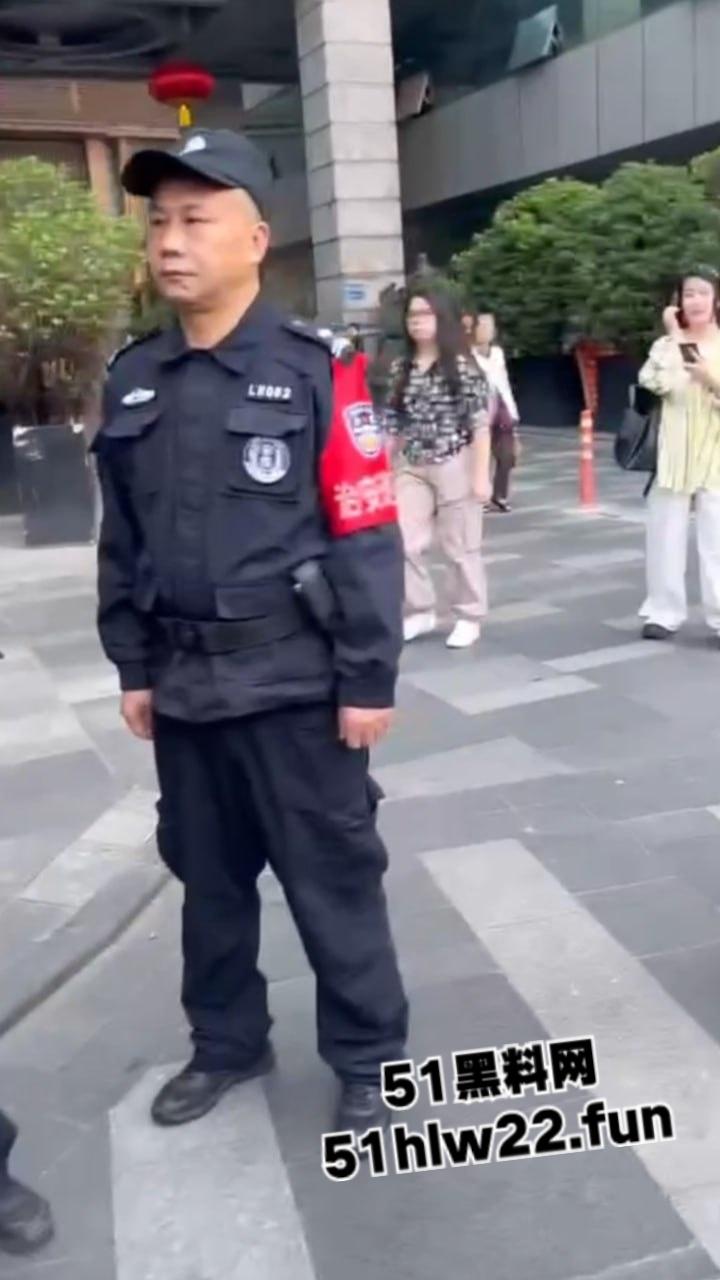 广东林和村警民冲突事件，贪官哄骗村民回迁十年依旧没有房产证，村民上访被警察殴打带走。-7