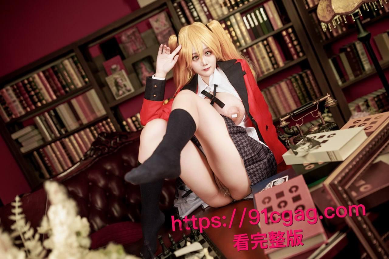 超人气巨乳萝莉福利姬阿雪雪cos早乙女玛丽，红黑JK制服下学霸小野猫变骚浪女王，扒穴揉奶喷淫水写真合集太会玩了！-5