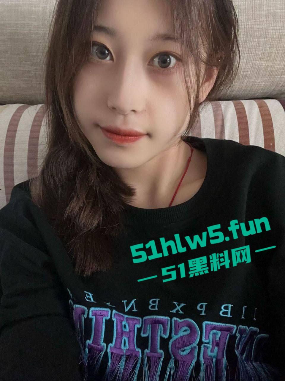 郑州师范学院【王悦 】模特身材性感御姐，表面高冷一边玩手机麻将被男友操，录下做爱视频曝光。-8