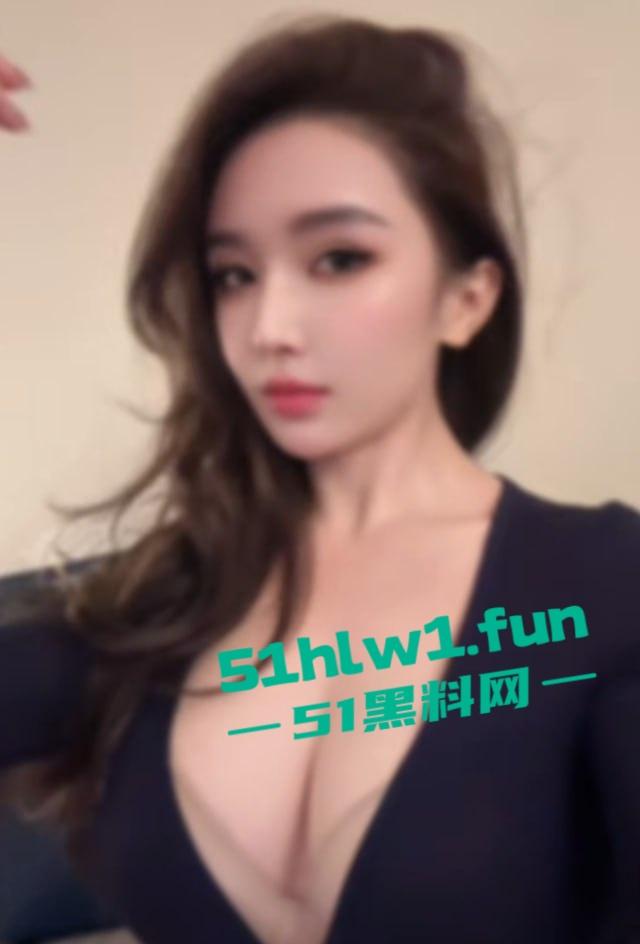 抖音【健身小猫】最新福利视频第二弹，蜜桃臀骚货又被金主爆操，黑丝后入自动拨回弹性顶级，全网独家曝光！-1