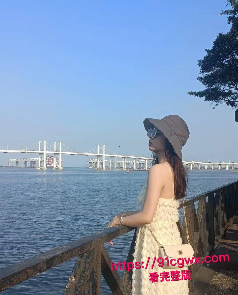 商务KTV惊现大肚孕妇站台 高颜准妈妈为奶粉钱跪舔大鸡巴被猛干骚穴，临盆肚皮颤喷奶汁浪叫成母狗！-3