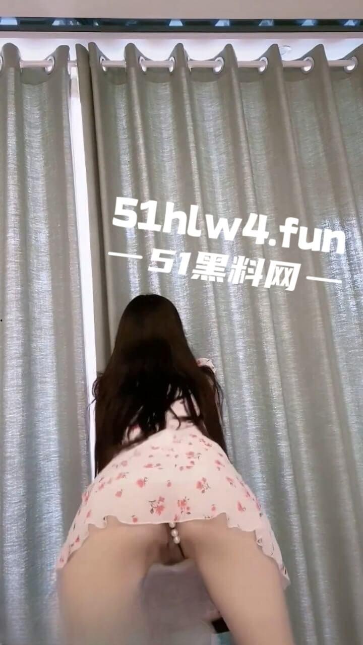 抖音极品女神【颜不乖】大奶长腿御姐，换各式情趣装镜头前骚舞，土豪高价定制福利流出。-10