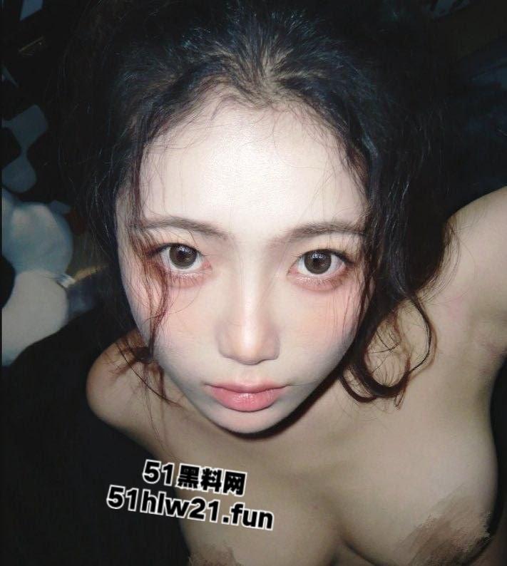 上海网黄骚女【神萌】频发肉体私密照钓鱼，老实男上当受骗损失千元后拉黑不见发帖曝光。-4