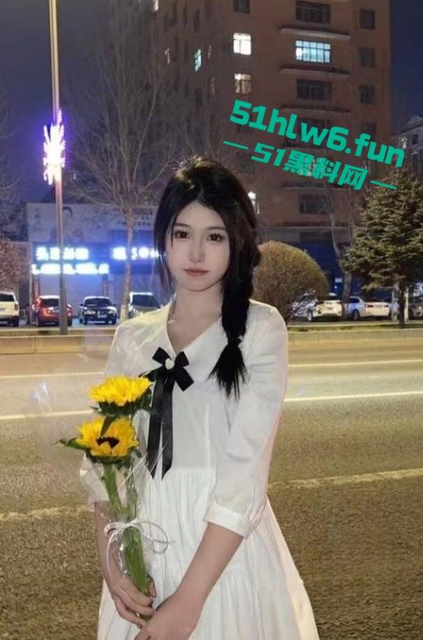 辽宁传媒学院女神【郭奕函】被男友带着玩3P 各种情趣诱惑满足男友性癖爱好分手后遭曝光。-1