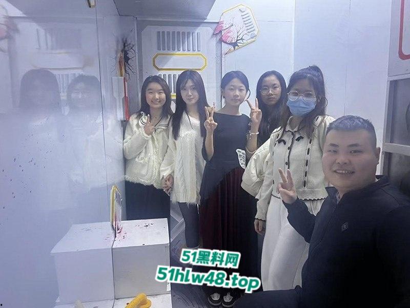 广西骚逼精神小妹，约炮聊天记录曝光，一群精神小妹集体曝光完全没有底线！-9