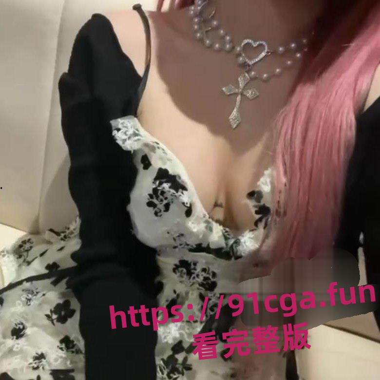 高颜值反差御姐骚货纹身网红『熊熊』与男友啪啪自拍泄密流出！-5