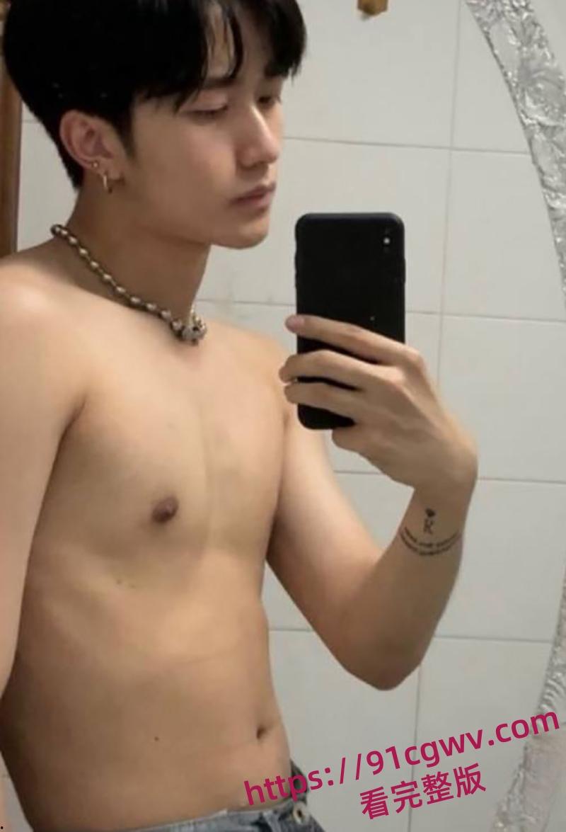 内娱演员小鲜肉黄星与邱鼎杰男同性爱视频流出-9