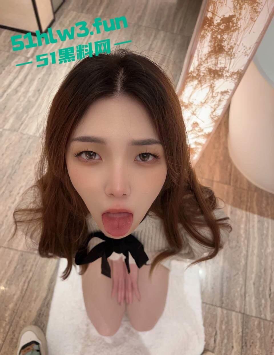 长腿颜值尤物【孙梦瑶】超模身材性感女神，大奶翘臀腿长逆天被主人各种调教私拍视频流出。-7