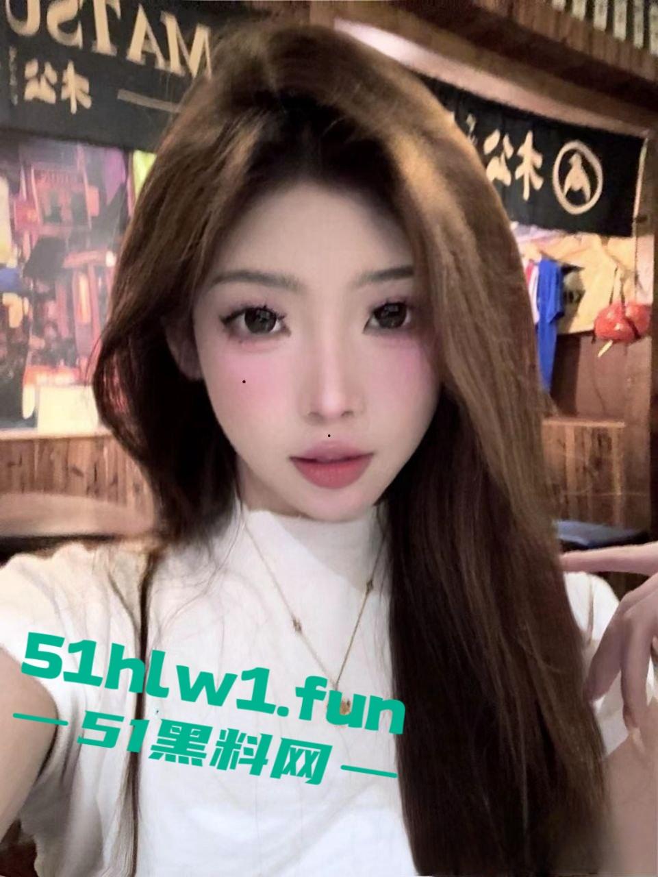 颜值反差女主播【VV星球】福利流出，天使脸蛋九头身巨乳，黑色蕾丝薄纱下的骚气让人瞬间浴血沸腾！-11