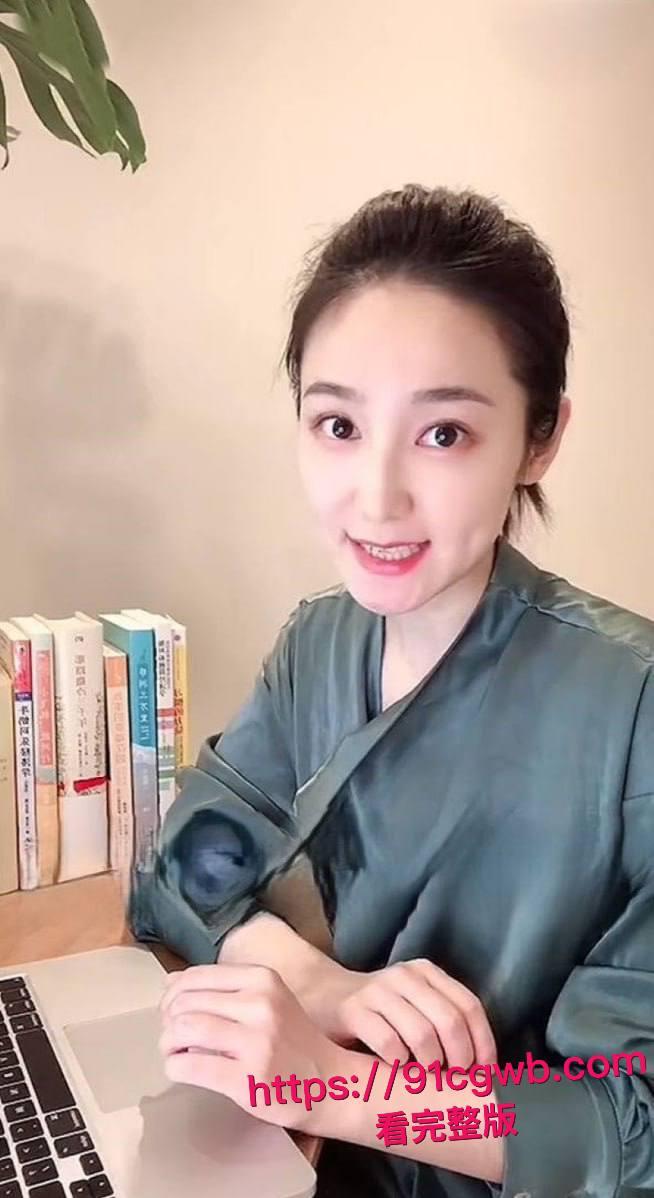 湖南卫视主持人陈慧大量不雅私拍泄密 镜头前蓝裙甜笑字正腔圆 私下M开腿求操 三观震碎！-4