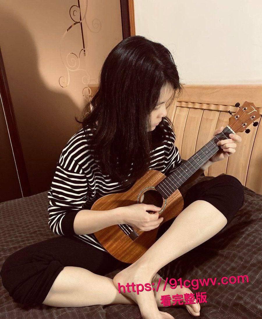 人妻猎人卷土重来！90后文艺小少妇沦陷大鸡巴陷阱，嫩逼被无套猛插浪叫连连，私拍片段泄露让人肾亏-4