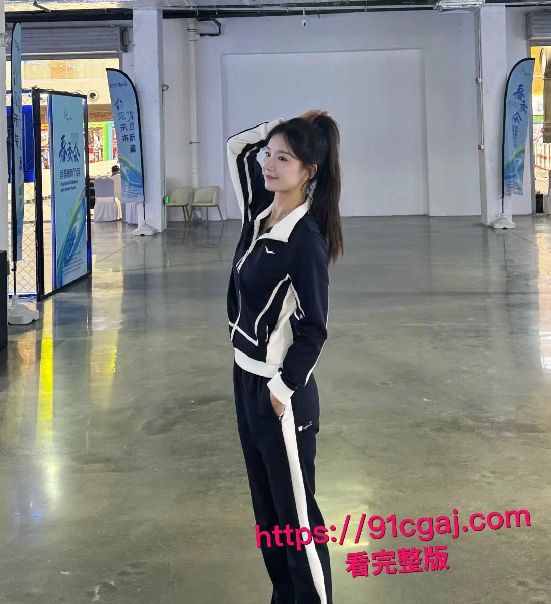 真实约炮！约到一个中央戏剧学院的学生妹，真实嫩得没有天理，口交后入简直爽歪歪！-6