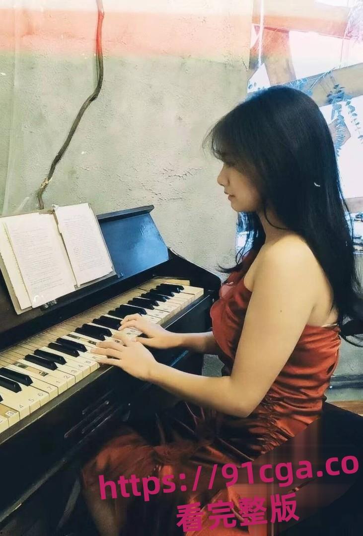 南京艺术学院清纯女大学生『赵思燕』沦为金主玩物！3P调教视频流出！-4