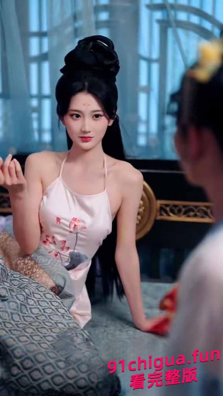 高颜值短剧演员 杨珊子 性爱视频曝光 脖子被金主吸满草莓 高潮时表情魅惑直呼太爽了!-1