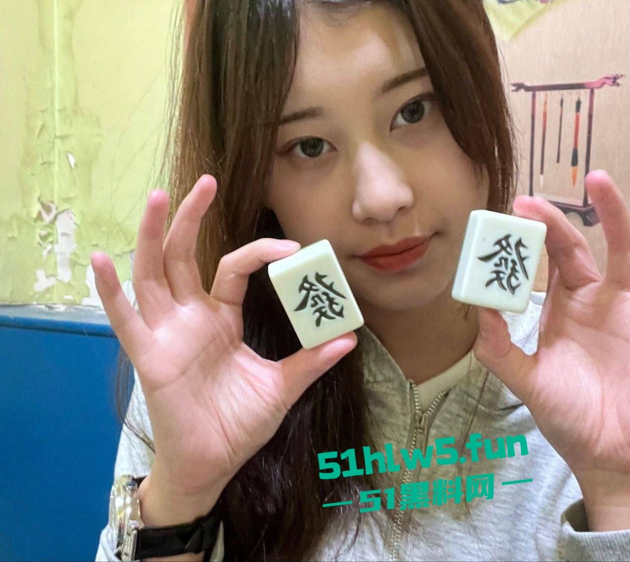 福建周宁一中【杨晴瑜】小穴超嫩的反差眼镜妹，性欲旺盛网上撩骚浴室自慰视频遭曝光。-10