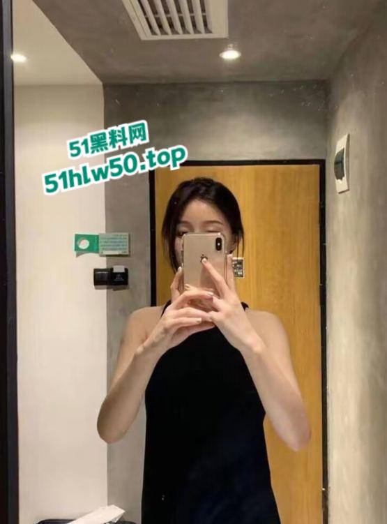 西安音乐学院大三女神【陈蓉】私约前任被现任发现，直接将母狗的同居私录视频曝光。-5