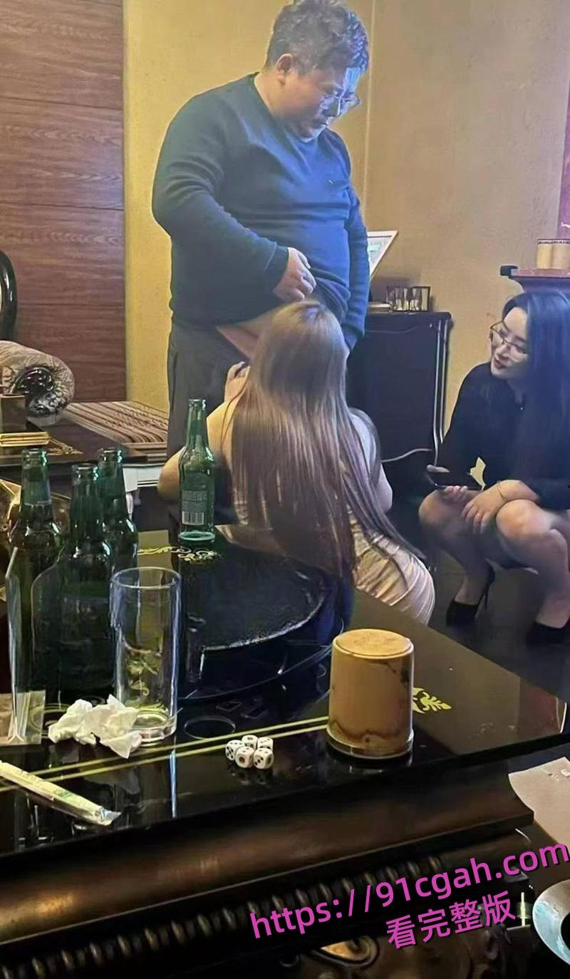 上海绿地集团董事长总裁张玉良性丑闻 张玉良吸毒 带女秘书去KTV裸嗨！-5