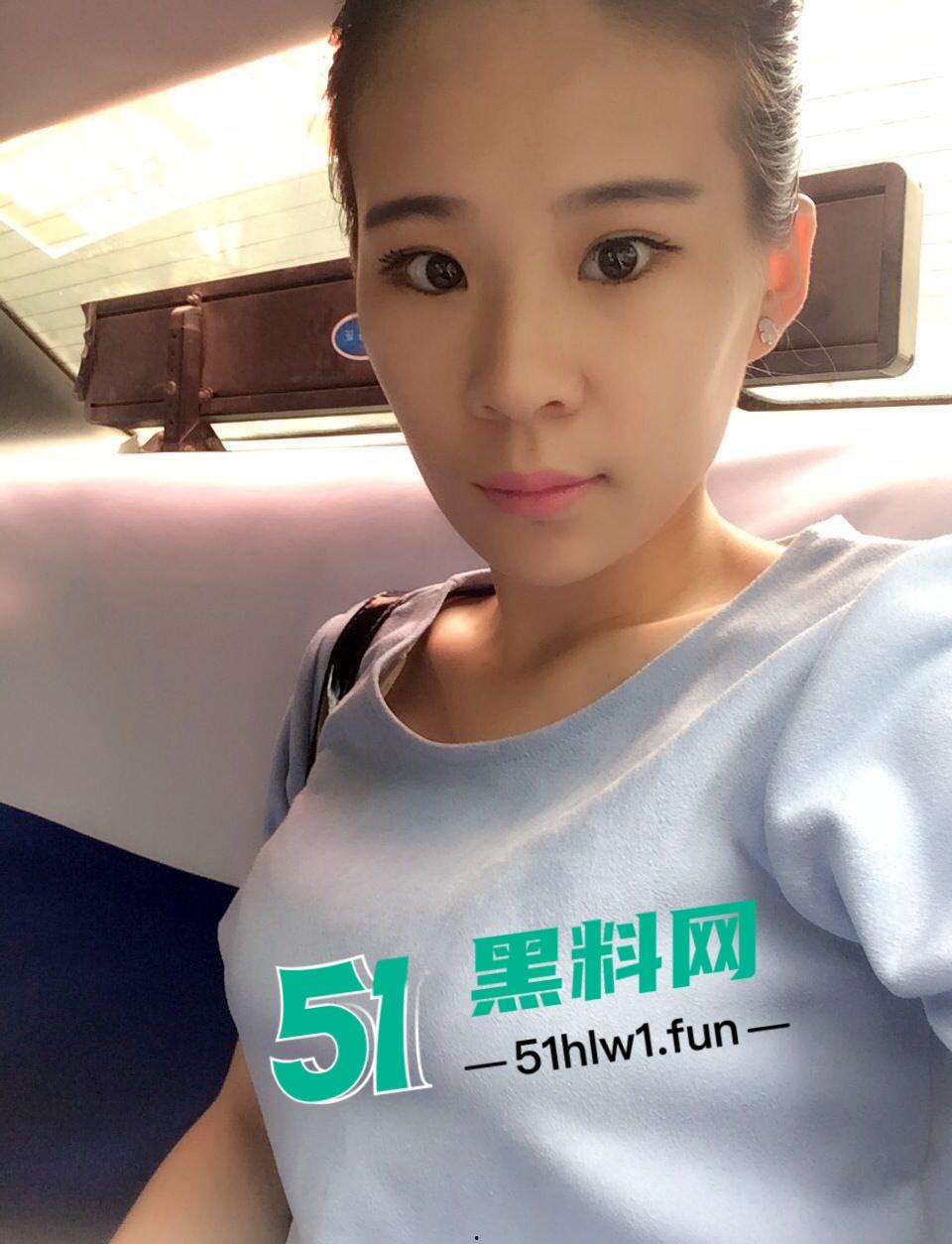 河北涵众高铁培训中心的女导师，平时教导学生高铁礼仪私下却是纯欲母狗，床照私密视频曝光。-6