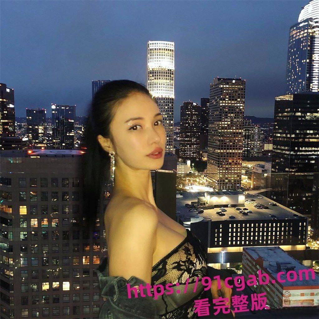 最新网传IG流出的神似徐冬冬韩国混血EMILY不雅视频视频-3