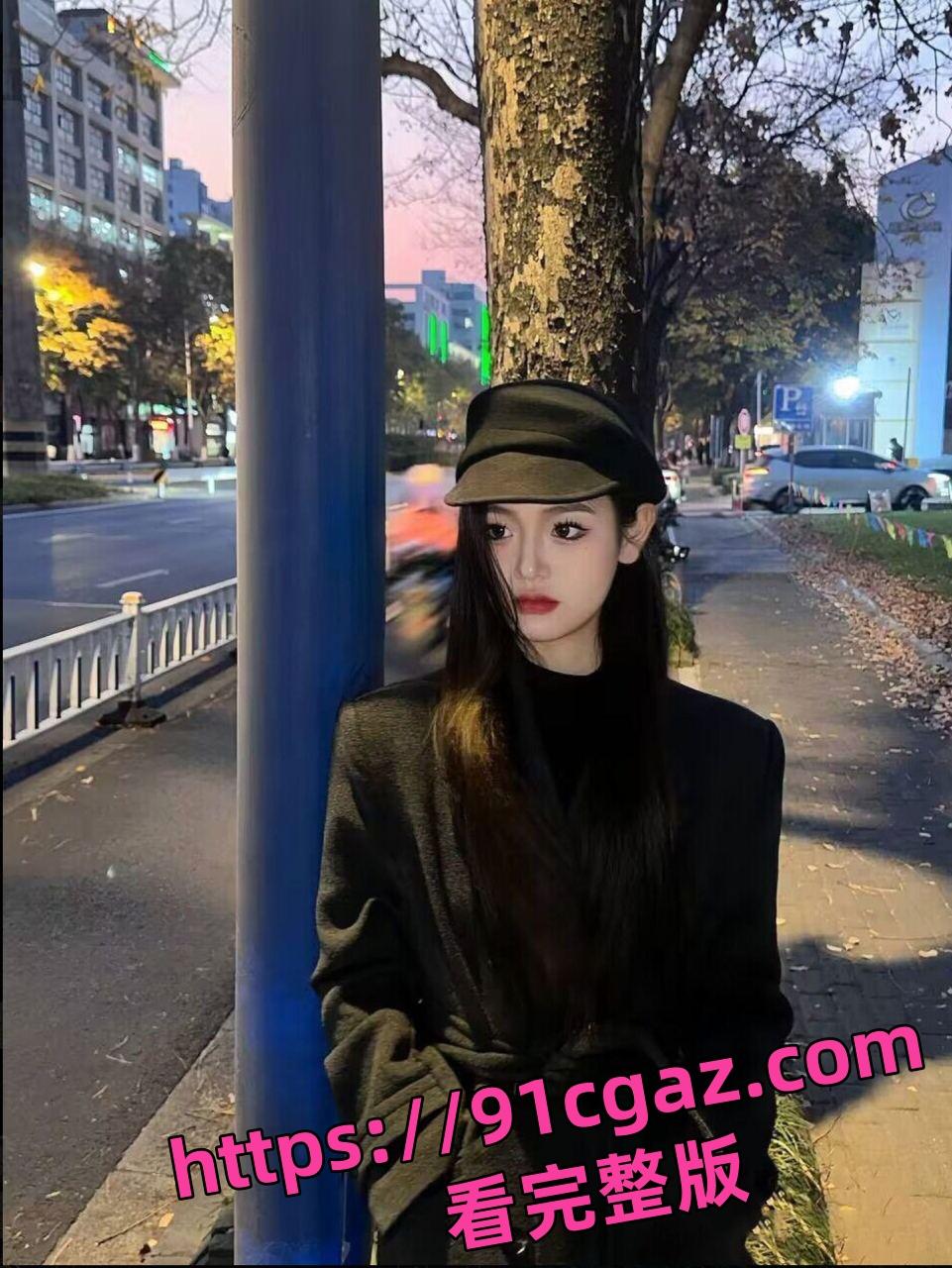 独家曝光四川传媒学院反差母狗徐焕 大学3年谈了12个男友 简直就是个公共插座！-1