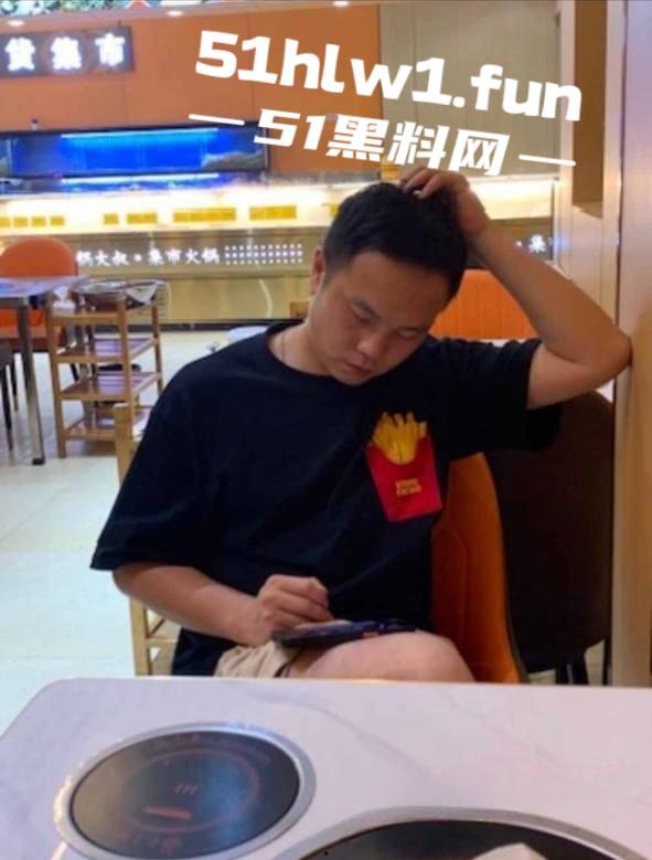 辽宁朝阳【崔海鑫】宁德霞浦高速服务区中化加油站员工，出轨约炮网友视频曝光。-6