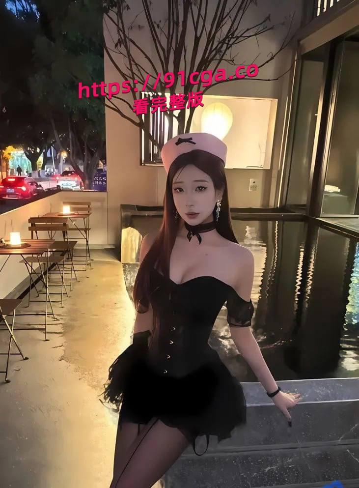 揭秘神秘新职业 伺茄师 土豪客人抽雪茄选极品美女 私密交易视频流出-3