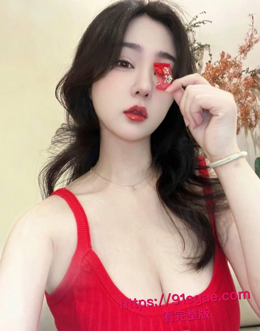 顶级商K惊爆选妃实录 极品美女擦边热舞 包厢沙发直接口交后入开操 现场画面淫乱不堪！-8