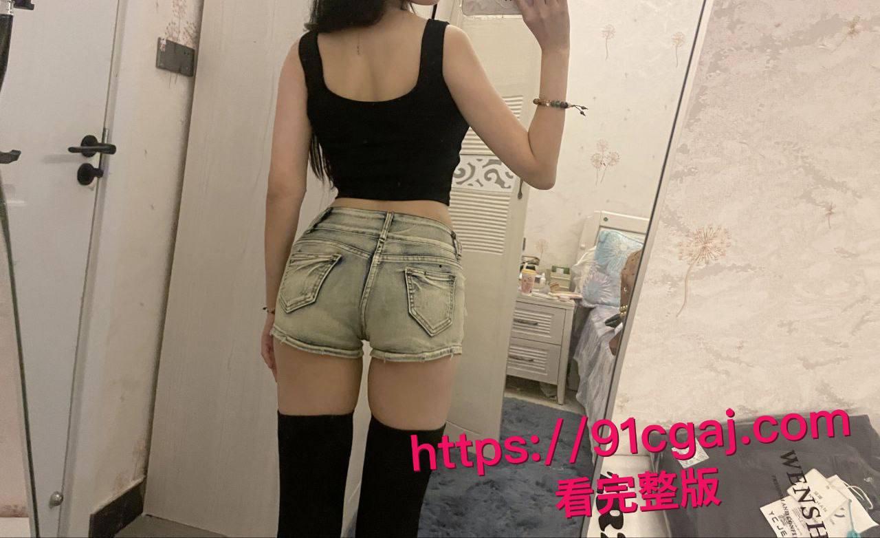 极品嫩穴高三卫校女生爆操视频泄露！小小年纪玩这么野，白丝嫩逼欠操翻天，炮友家狂干喷汁高潮！-4