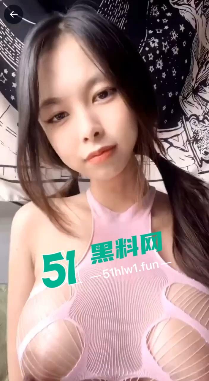 极品颜值女神【Aokialice OF】巨乳反差婊颜值甜美身材傲人，美乳硕大肌肤白嫩情趣自拍福利流出。-2